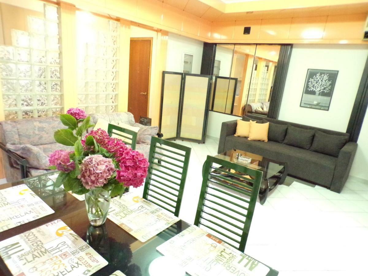 Christine'S Downtown Suites Kavala Esterno foto