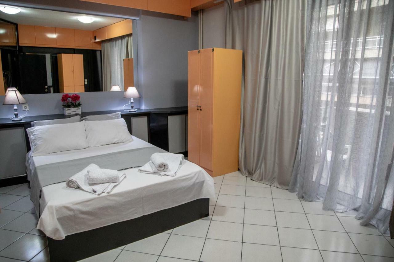 Christine'S Downtown Suites Kavala Esterno foto