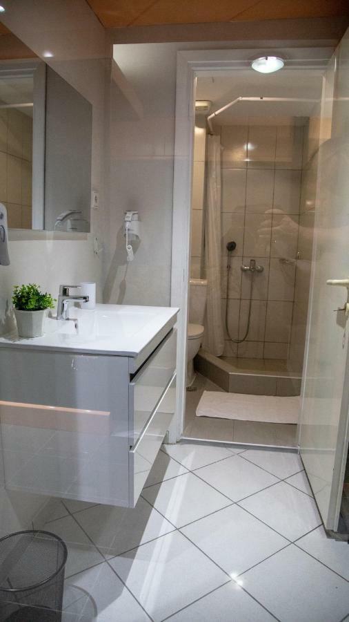 Christine'S Downtown Suites Kavala Esterno foto